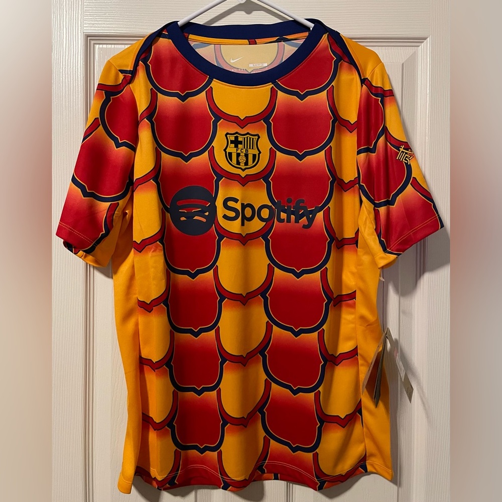 Nike FC Barcelona Pre-Match Soccer Jersey FJ5430-740 Men’s Size Large NEW